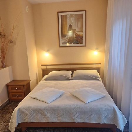Hotel W Dobieszkowie Stryków Kültér fotó