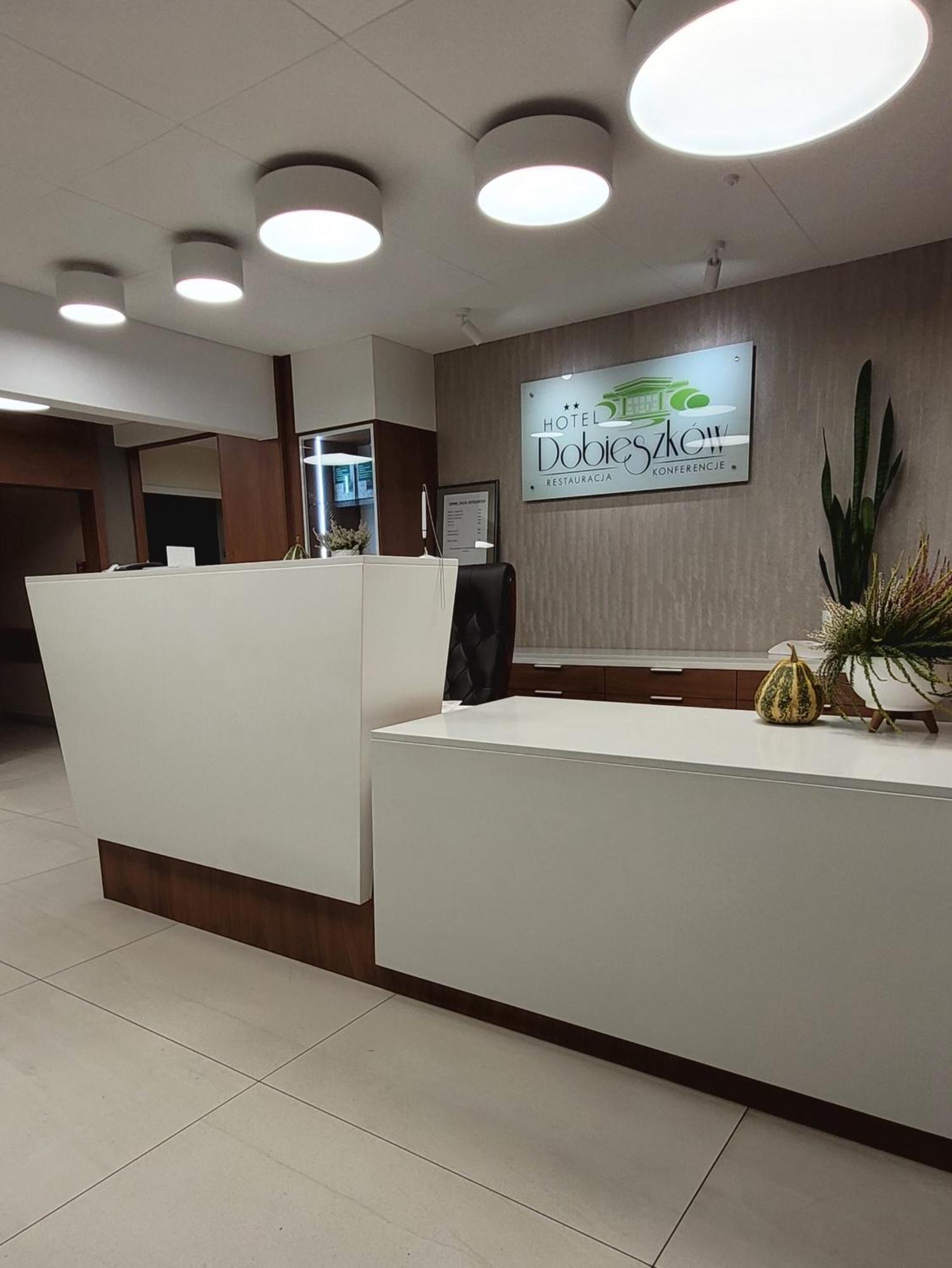 Hotel W Dobieszkowie Stryków Kültér fotó