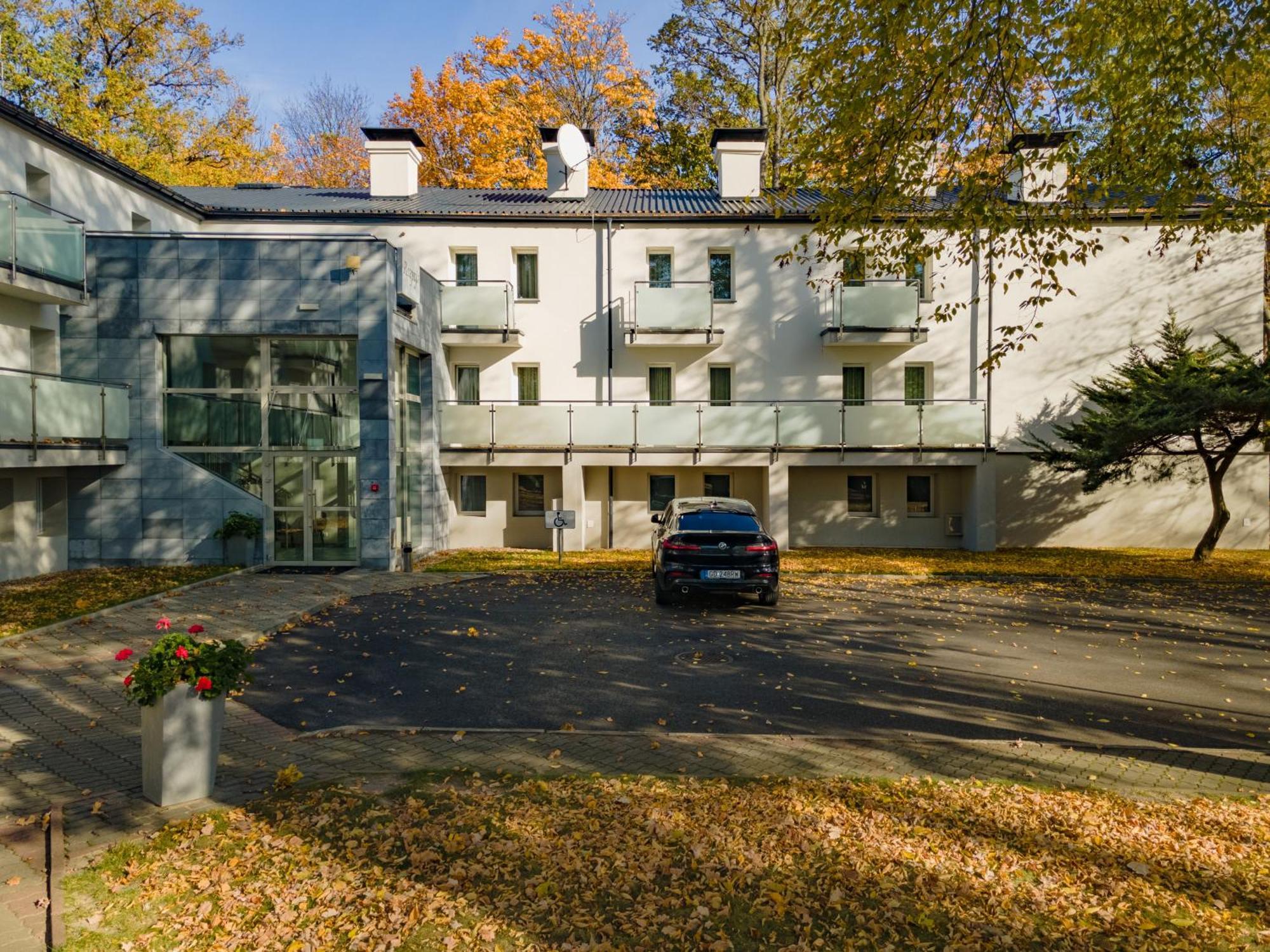 Hotel W Dobieszkowie Stryków Kültér fotó