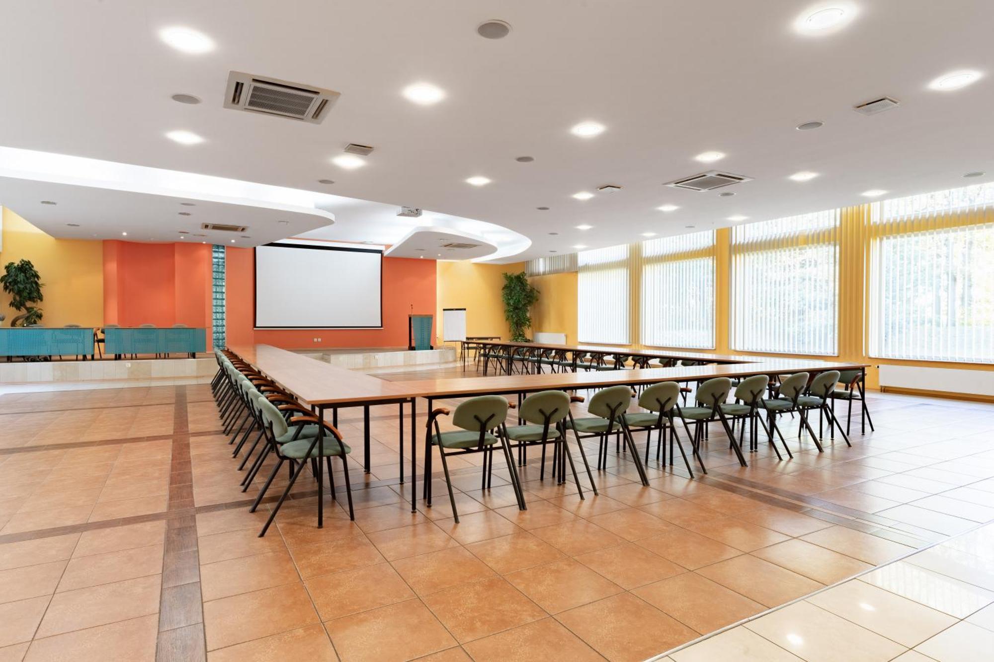Hotel W Dobieszkowie Stryków Kültér fotó