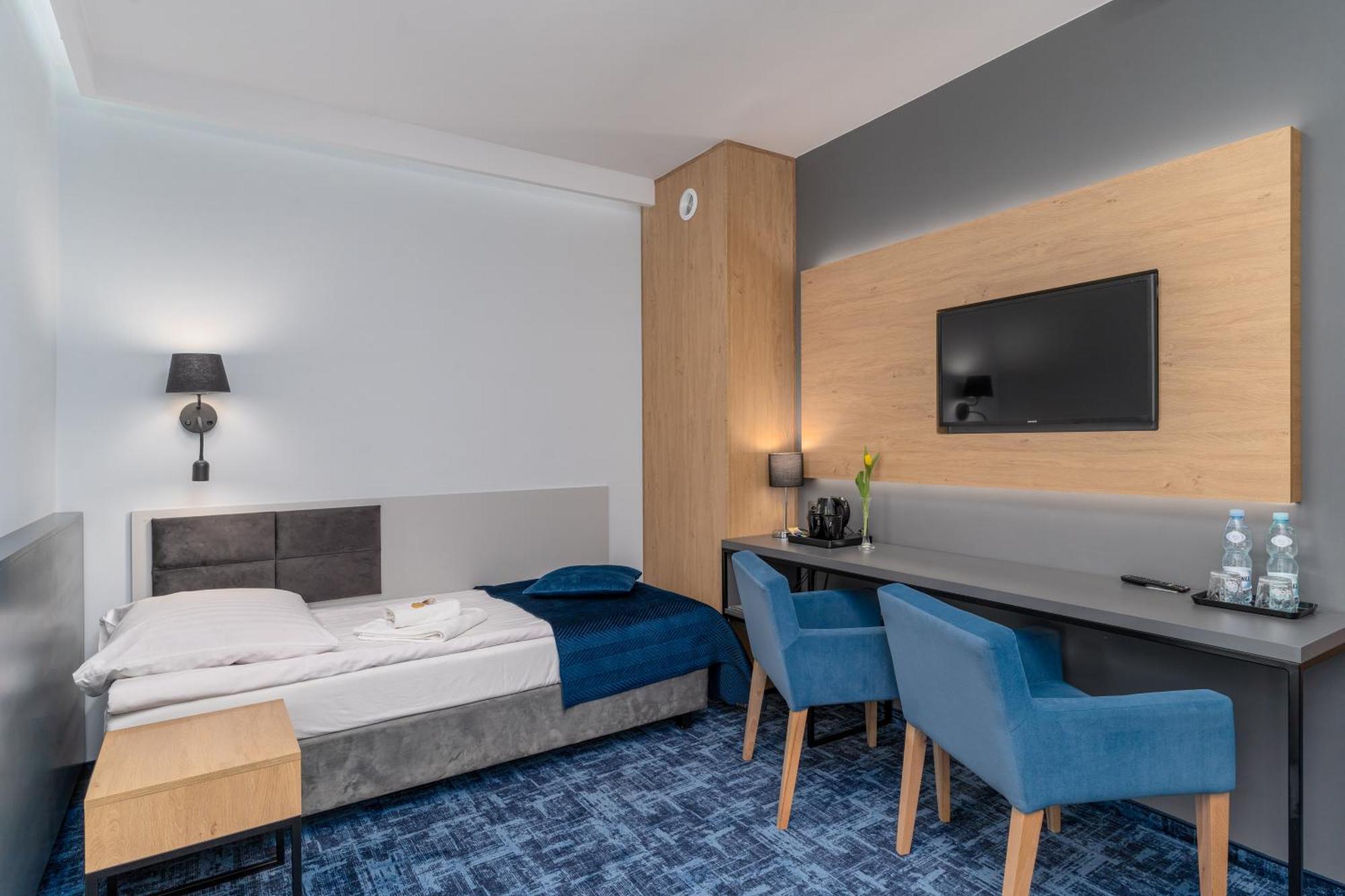 Hotel W Dobieszkowie Stryków Kültér fotó