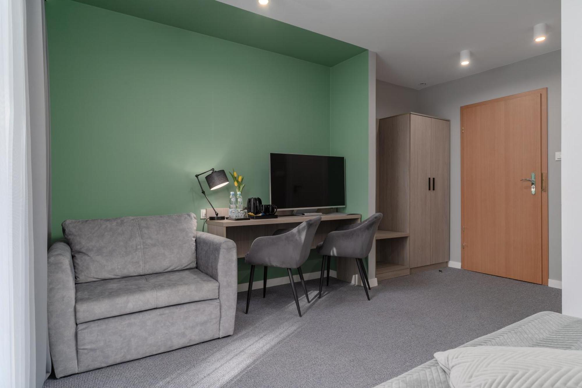 Hotel W Dobieszkowie Stryków Kültér fotó