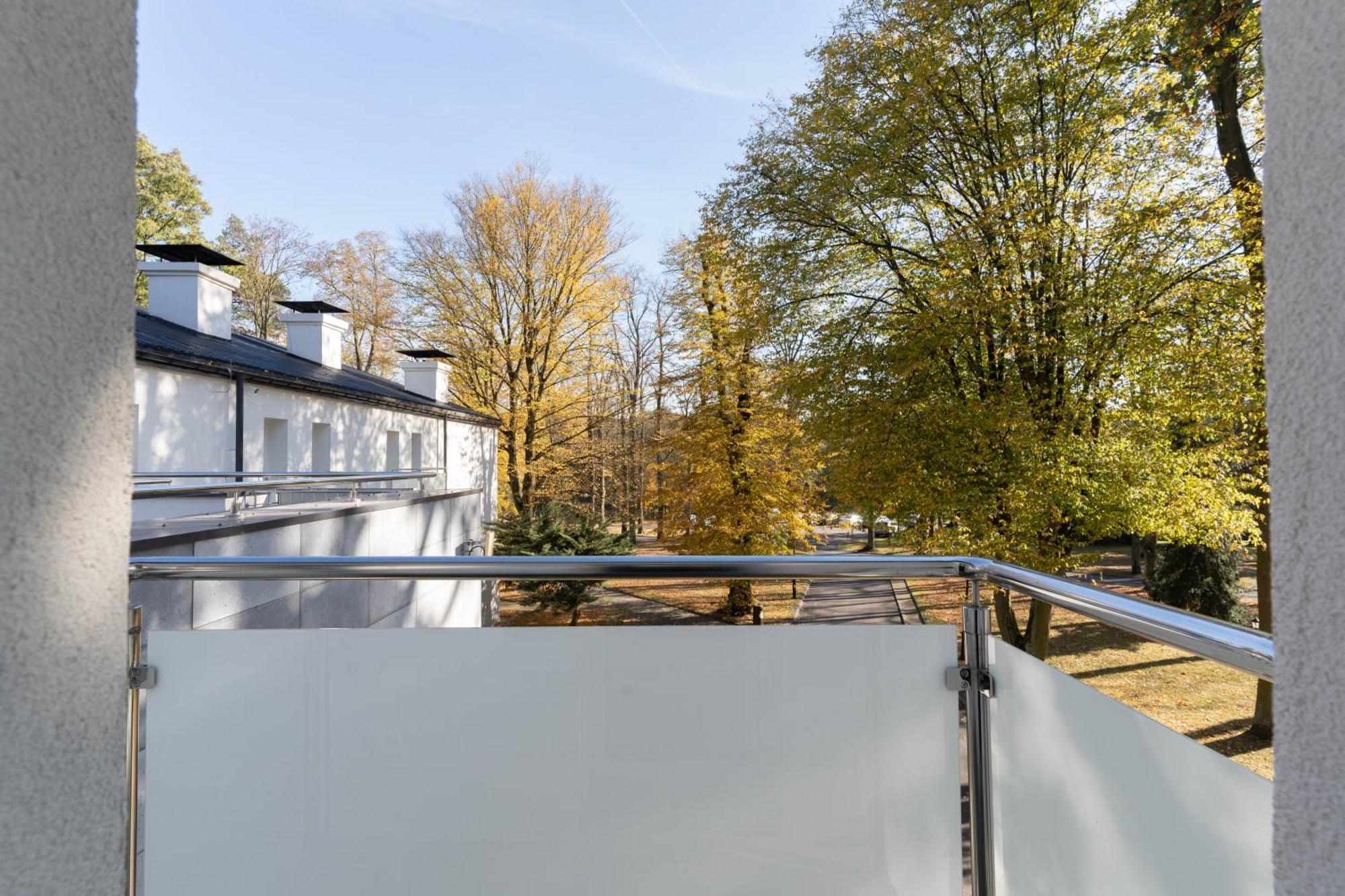Hotel W Dobieszkowie Stryków Kültér fotó