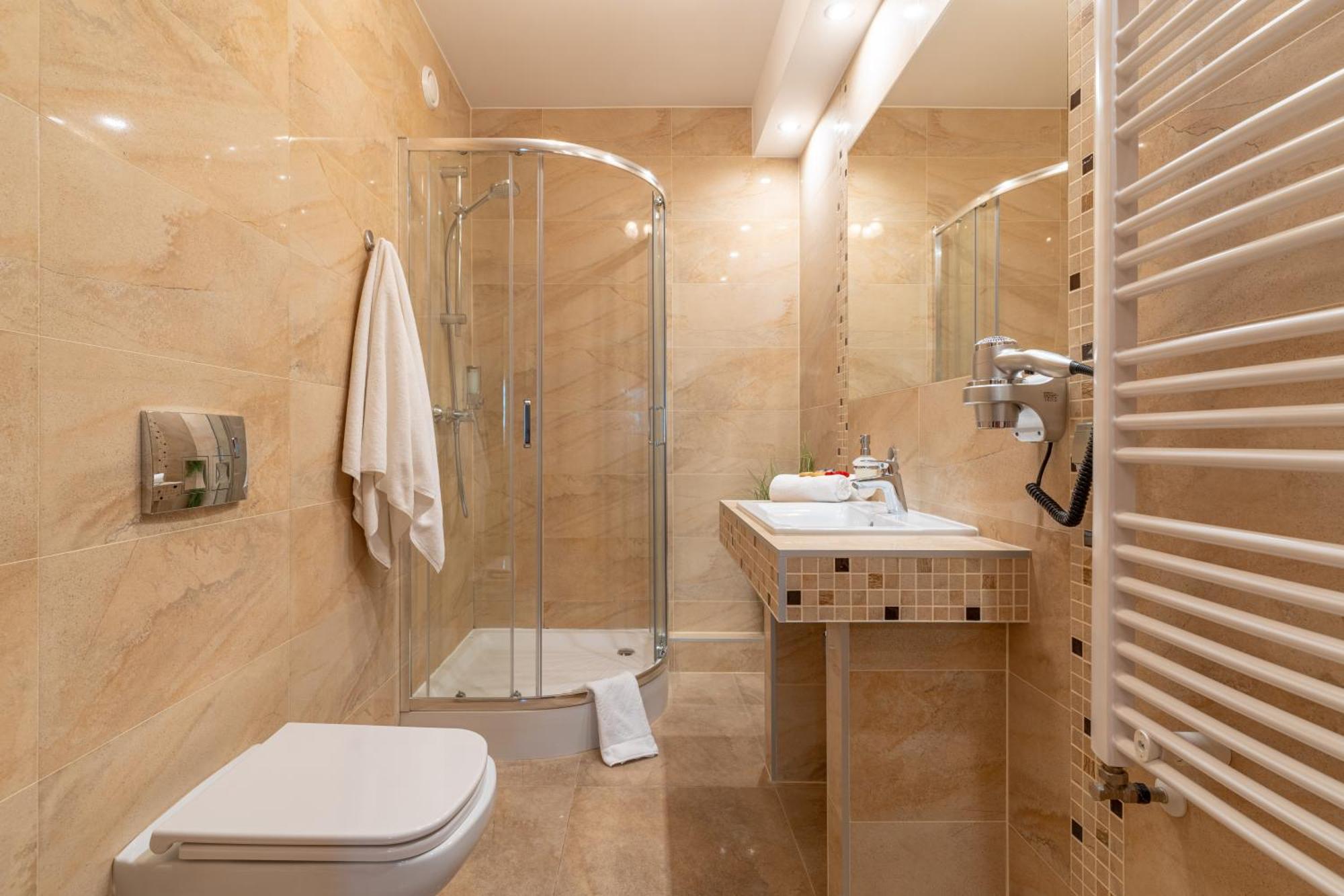 Hotel W Dobieszkowie Stryków Kültér fotó